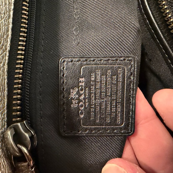 Coach Swagger 27 in Silver Pebbled Leather on Gunmetal...